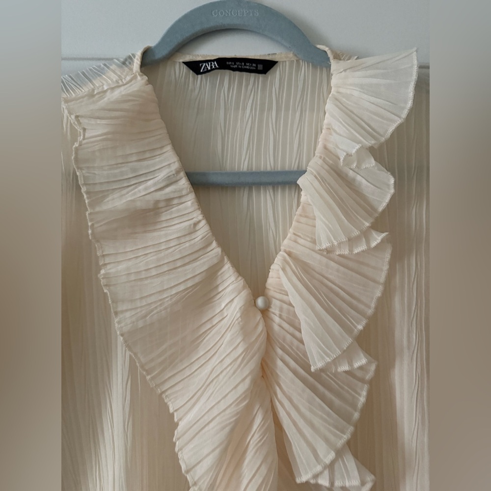 Zara Cream Pleated Ruffle V-Neck Blouse - Picture 8 of 8